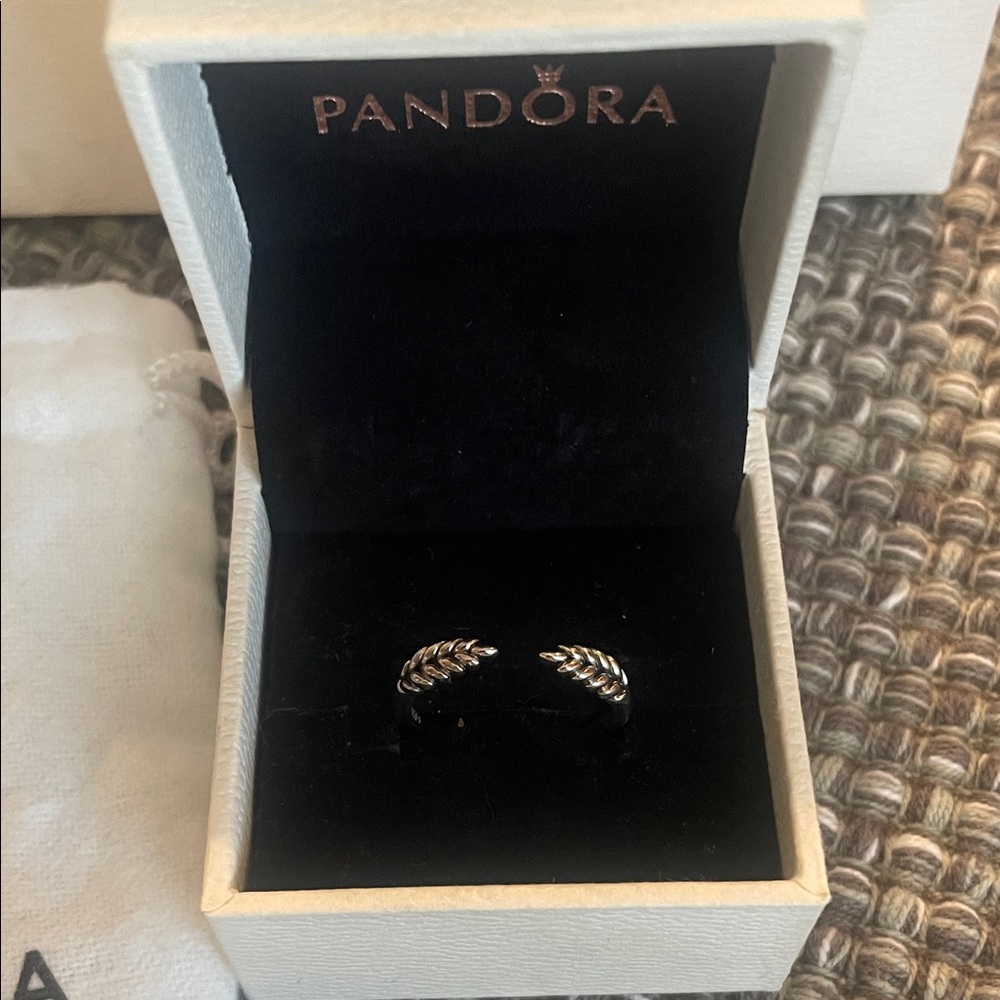 Pandora Ring